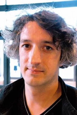 Entretien avec Guillaume Delaveau
Le théâtre contre la barbarie - Critique sortie Théâtre
