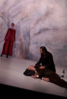 Faut-il laisser les vieux pères manger seuls aux comptoirs des bars - Critique sortie Théâtre