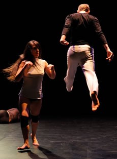 Fresque, femmes regardant à gauche - Critique sortie Danse