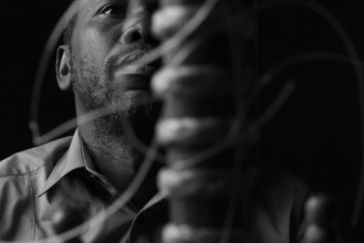 BALLAKÉ SISSOKO - Critique sortie Jazz / Musiques Paris Le Centquatre