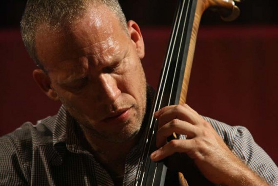 AVISHAI COHEN - Critique sortie Jazz / Musiques Paris Salle Pleyel