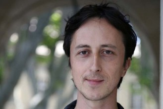 Un centre d’art en terrain marécageux - Critique sortie Avignon / 2013 Vedène Salle de spectacle de Vedène