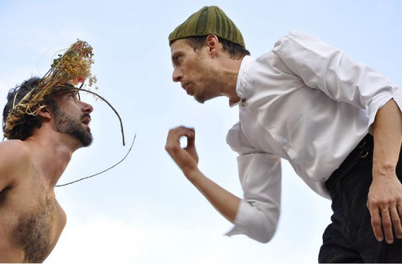 La Rue de Valois, tiraillée entre les artistes et la crise - Critique sortie Avignon / 2013 Avignon