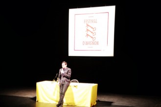 Le Festival d&rsquo;Avignon incompatible avec le Front National - Critique sortie Théâtre Paris France Info