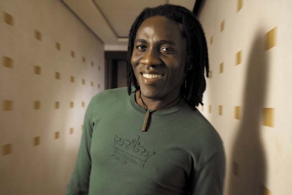 Richard Bona - Critique sortie Jazz / Musiques Enghien-les-Bains Théâtre du Casino