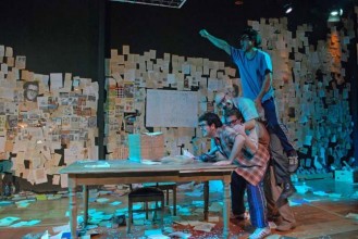 Tratando de hacer una obra que cambie el mundo (el delirio final de los ultimos romanticos) - Critique sortie Théâtre Montreuil Nouveau Théâtre de Montreuil