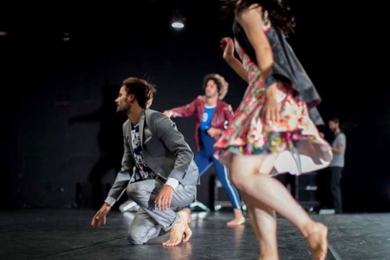 People in a field - Critique sortie Danse Paris Théâtre des Abbesses