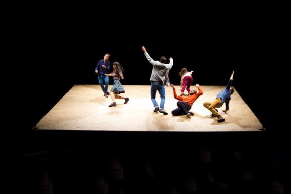 Celui qui tombe - Critique sortie Théâtre Paris Le Monfort