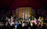 Si tu ne m’aimes plus, je me jetterai par la fenêtre de la caravane - Critique sortie Théâtre Paris Square Parodi