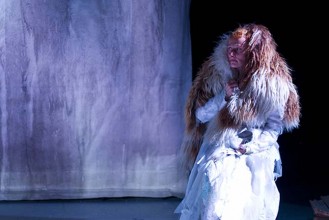 L&rsquo;hiver, quatre chiens mordent mes pieds et mes mains - Critique sortie Avignon / 2017 Avignon Avignon Off. Le Grenier à sel