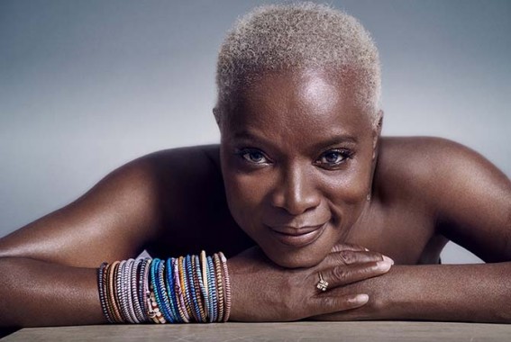 Femme noire - Critique sortie Avignon / 2017 Avignon COUR D'HONNEUR DU PALAIS DES PAPES