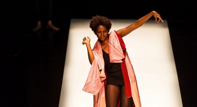 Dança doente - Critique sortie Danse Gennevilliers T2G - Théâtre de Gennevilliers