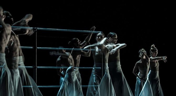 Honji Wang et Sébastien Ramirez - Critique sortie Danse Perpignan Théâtre de l’Archipel - scène nationale de Perpignan.