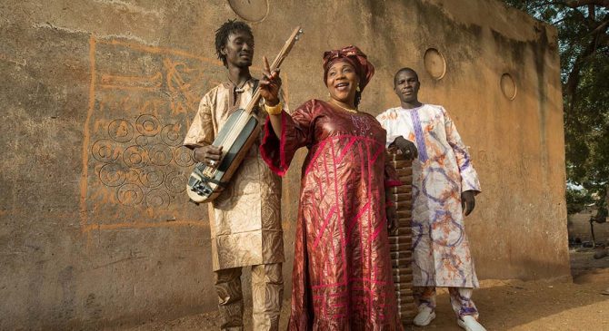 Trio Da Kali - Critique sortie Jazz / Musiques Paris Théâtre Claude Lévi-Strauss.