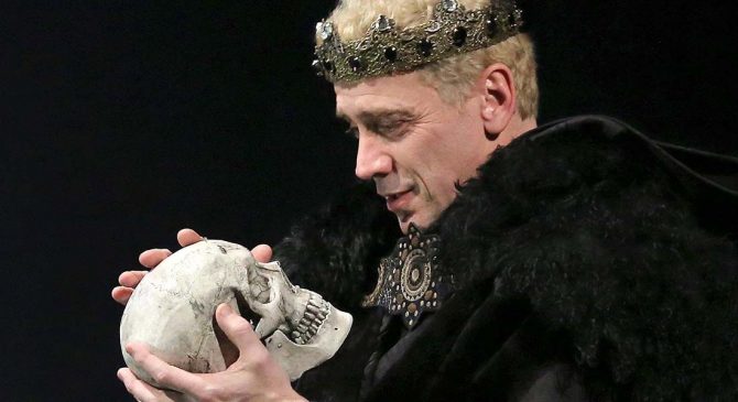Hamlet - Critique sortie Avignon / 2018 Avignon Avignon Off. Théâtre des Halles