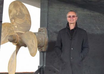 Quand toute la ville est sur le trottoir d’en face - Critique sortie Théâtre Paris ARTCENA - Centre national des arts du cirque - de la rue et du théâtre.