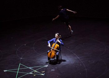 Mitten wir im Leben sind / Bach6Cellosuiten - Critique sortie Danse Paris Philharmonie de Paris