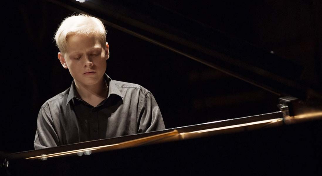 Alexander Malofeev affronte un programme de choc, de Rachmaninov à Liszt et de Prokofiev à Tchaikovski - Critique sortie Classique / Opéra Paris Fondation Louis Vuitton