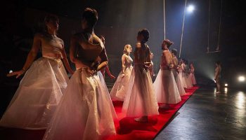 F(r)iction mes Antoine Rigot et Alice Ronfard - Critique sortie Théâtre Paris Espace Chapiteaux Parc de La Villette