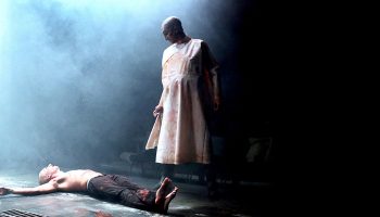 Le Chien, la nuit et le couteau de Marius von Mayenburg  mes Louis Arene - Critique sortie Théâtre Paris Le Monfort