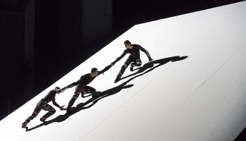 Skid de Damien Jalet et le GöteborgsOperans Danskompani - Critique sortie Danse Paris Chaillot - Théâtre national de la danse