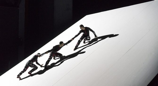 Skid de Damien Jalet et le GöteborgsOperans Danskompani - Critique sortie Danse Paris Chaillot - Théâtre national de la danse