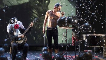 Gus de et par Sébastien Barrier - Critique sortie Théâtre Paris Le Monfort