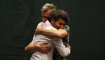 Still in Paradise de Yan Duyvendak et Omar Ghayatt - Critique sortie Théâtre Montreuil Nouveau Théâtre de Montreuil