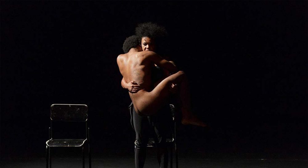 Preto de la Companhia Brasileira de Teatro, mis en scène de Marcio Abreu - Critique sortie Théâtre DIJON Théâtre Dijon Bourgogne - Centre Dramatique National