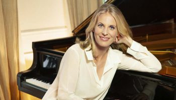 Claire-Marie Le Guay et Carole Bouquet, duo de choc et de charme - Critique sortie Classique / Opéra Paris