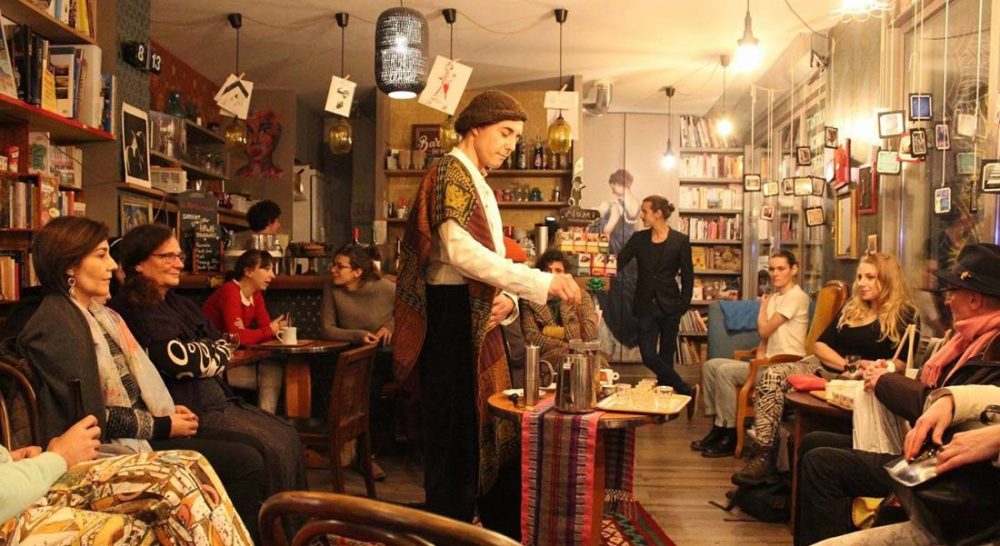 Festival Tournée Générale, une vingtaine d’artistes dans les bars du quartier vallée de Fécamp, 12ème arrondissement. - Critique sortie Théâtre Paris Bars du 12ème arrondissement