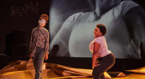 Désobéir de Julie Berès : 4 jeunes femmes disent leurs inquiétudes face au monde, mais aussi leur détermination et leur joie - Critique sortie Théâtre Paris Théâtre de la Concorde