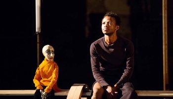 Histoire(s) du théâtre II de Faustin Linyekula - Critique sortie Avignon / 2019 Avignon Festival d’Avignon. Cour minérale – Université d’Avignon