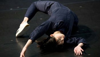 Glissements de Myriam Gourfink - Critique sortie Danse Paris Musée de l’Orangerie