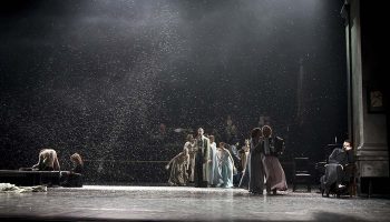 La compagnie russe du Théâtre Vakhtangov présente Eugène Onéguine de Pouchkine et Oncle Vania de Tchekhov avec Rimas Tuminas à la mise en scène - Critique sortie Théâtre Paris Théâtre Marigny