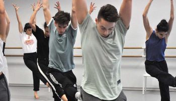 Kamuyot d’Ohad Naharin par la compagnie Grenade - Critique sortie Danse Paris Chaillot - Théâtre national de la danse