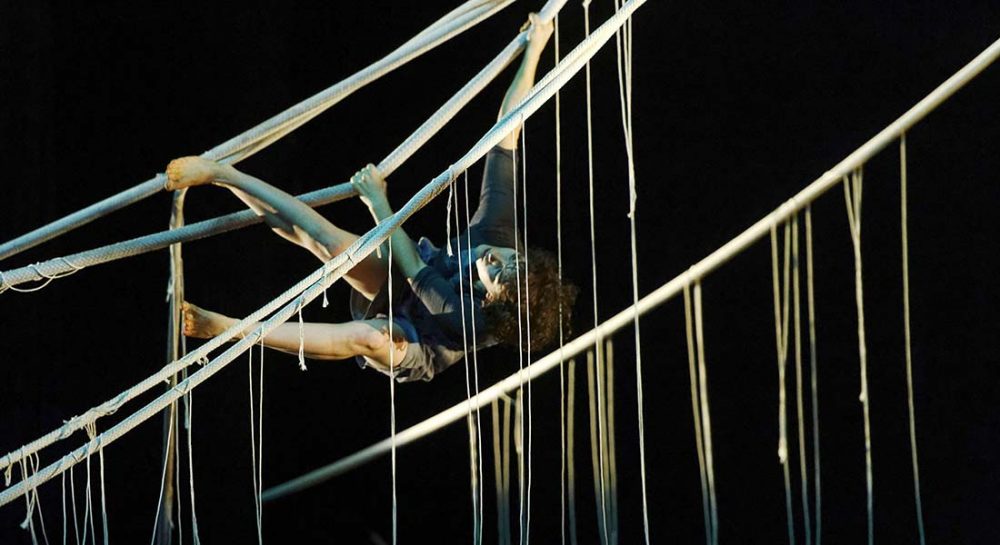 Racine(s) avec la cordiste Inbal Ben Haim et le chanteur-musicien David Amar - Critique sortie Cirque Auch Caserne des Pompiers