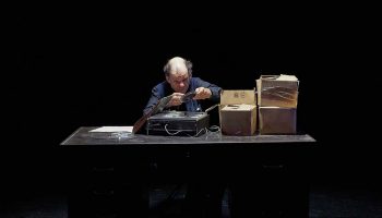 La dernière bande de Samuel Beckett, mise en scène de Jacques Osinski - Critique sortie Théâtre Paris Athénée Théâtre Louis-Jouvet