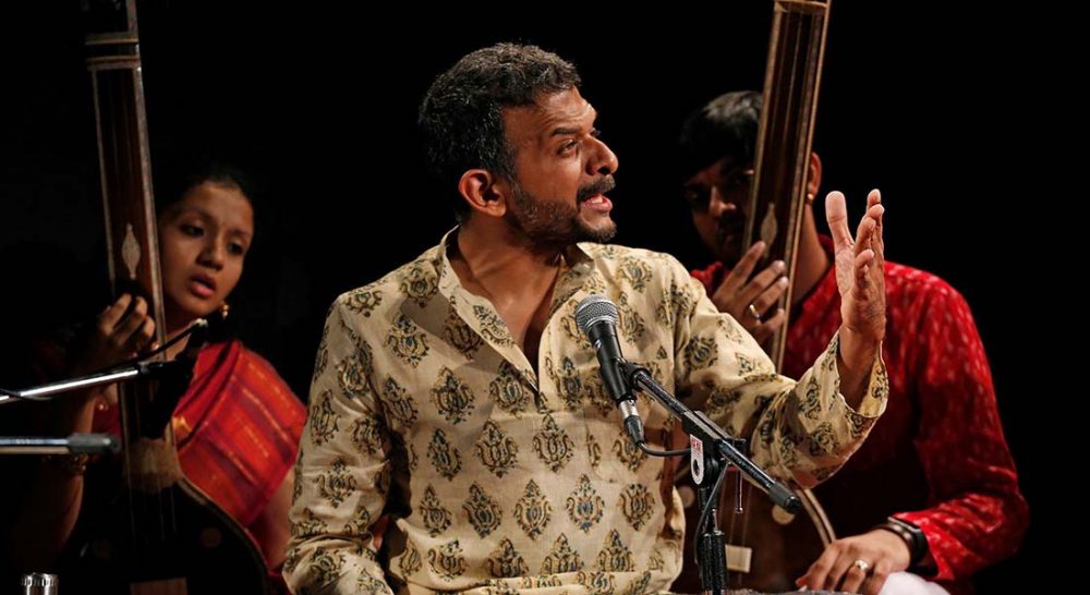 T.M. Krishna, avec Akkarai Subbhalakshmi - Critique sortie Jazz / Musiques Paris Théâtre de la Ville - Espace Cardin