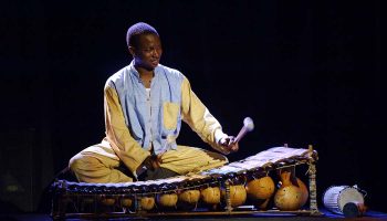 Yé Lassina Coulibaly et l’ensemble Yan Kadi Faso - Critique sortie Jazz / Musiques Montreuil Théâtre Municipal Berthelot-Jean Guerrin