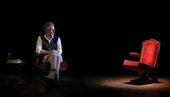 La Promesse de l’aube de Romain Gary, adaptation et lecture de Stéphane Freiss - Critique sortie Théâtre Paris Théâtre de l’Atelier