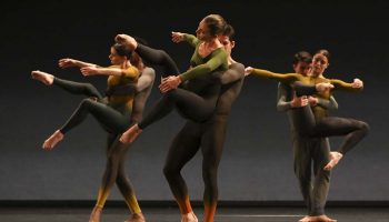 Merce Cunningham par le Ballet de l’Opéra de Lyon dans un fabuleux programme - Critique sortie Danse Paris Théâtre du Châtelet