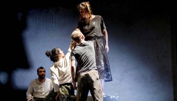 Si tu n&rsquo;étais pas de marbre… de Luis Torreão - Critique sortie Théâtre Paris IVT- International Visual Theatre à Paris.