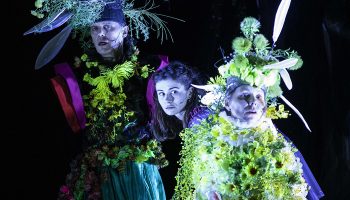 Alice traverse le miroir de Fabrice Melquiot d’après Lewis Caroll, mis en scène d’Emmanuel Demarcy-Mota - Critique sortie Théâtre Paris Théâtre de la Ville - Espace Cardin