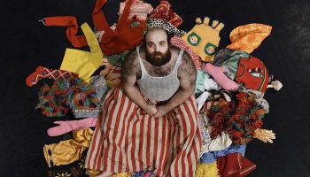 [ʒaklin] Jacqueline, Ecrits d’art brut, rencontre avec Olivier Martin-Salvan - Critique sortie Théâtre Paris Le CENTQUATRE-PARIS