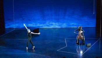 The Day, rencontre avec Lucinda Childs « déesse du violoncelle » Maya Beiser et à la danseuse étoile du New York City Ballet Wendy Whelan - Critique sortie Danse Paris Théâtre de la Ville - Espace Pierre Cardin
