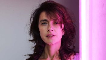 Les vagues, les amours, c’est pareil, rencontre avec Marie Vialle - Critique sortie Théâtre Paris Le CENTQUATRE-PARIS