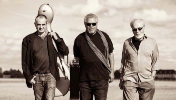 Guitares au Beffroi, avec Dick Annegarn, Fu Ping Liu, Gérard Abiton, Jérémy Jouve, Axel Bauer, Crossborder blues Trio - Critique sortie Jazz / Musiques Montrouge Beffroi de Montrouge