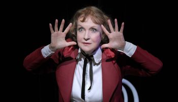 L’Envers du music-hall de Colette, conception et interprétation Danièle Lebrun, Adaptation et collaboration artistique Marcel Bluwal - Critique sortie Théâtre Paris Studio-Théâtre de la Comédie-Française