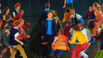 Room with a view sur une chorégraphie de (La)Horde  avec le Ballet National de Marseille et Rone, grande figure de la musique électro française - Critique sortie Danse Paris Théâtre du Châtelet